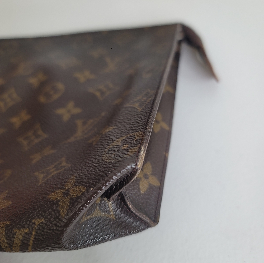 Louis Vuitton Monogram Large Pouch - Picture 7 of 8